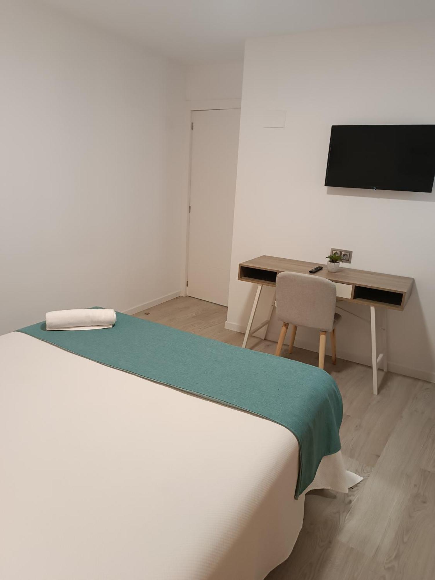 Apartamentos Turisticos Avila Puerta Del Puente 1-3 מראה חיצוני תמונה