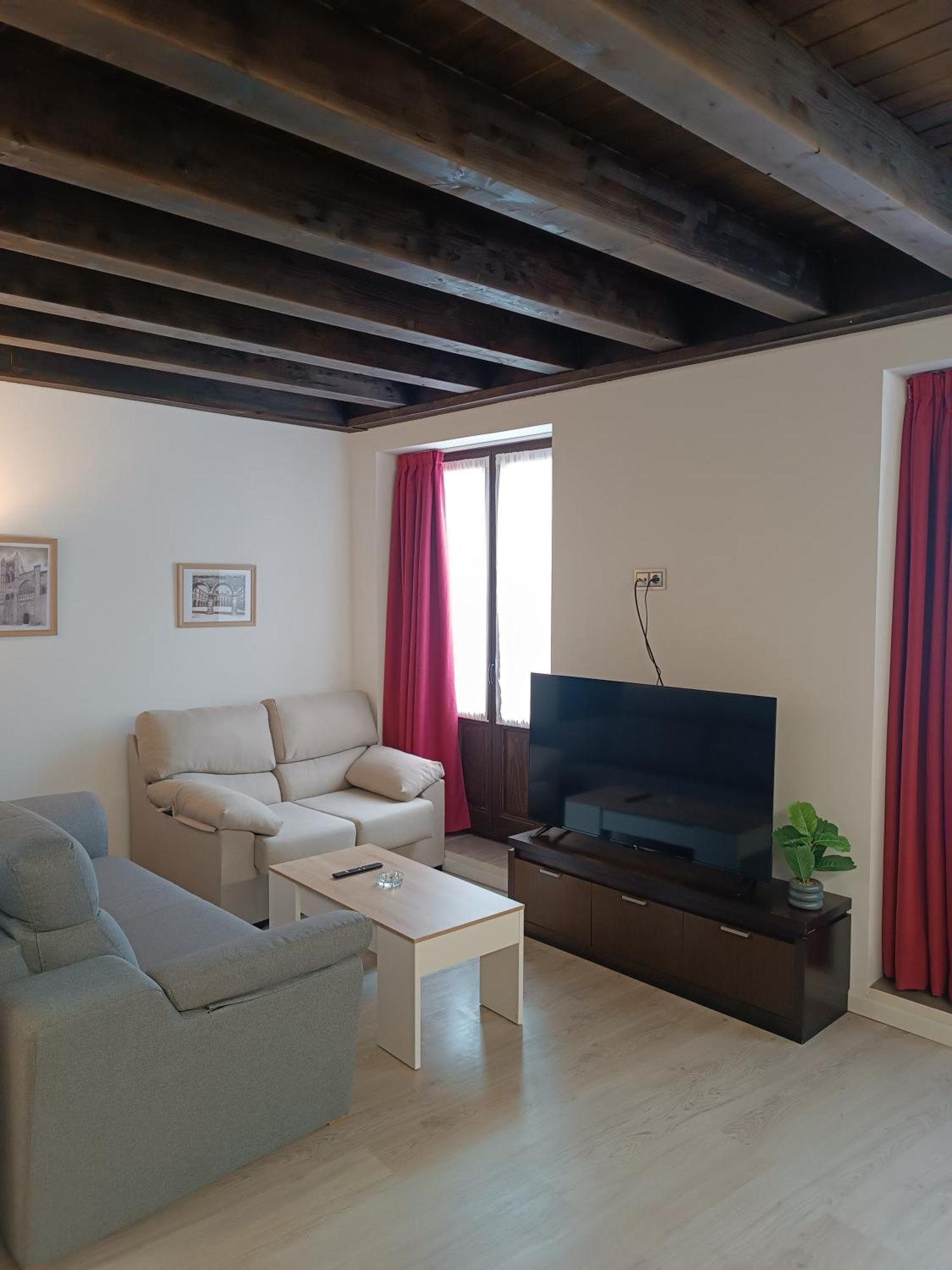 Apartamentos Turisticos Avila Puerta Del Puente 1-3 מראה חיצוני תמונה